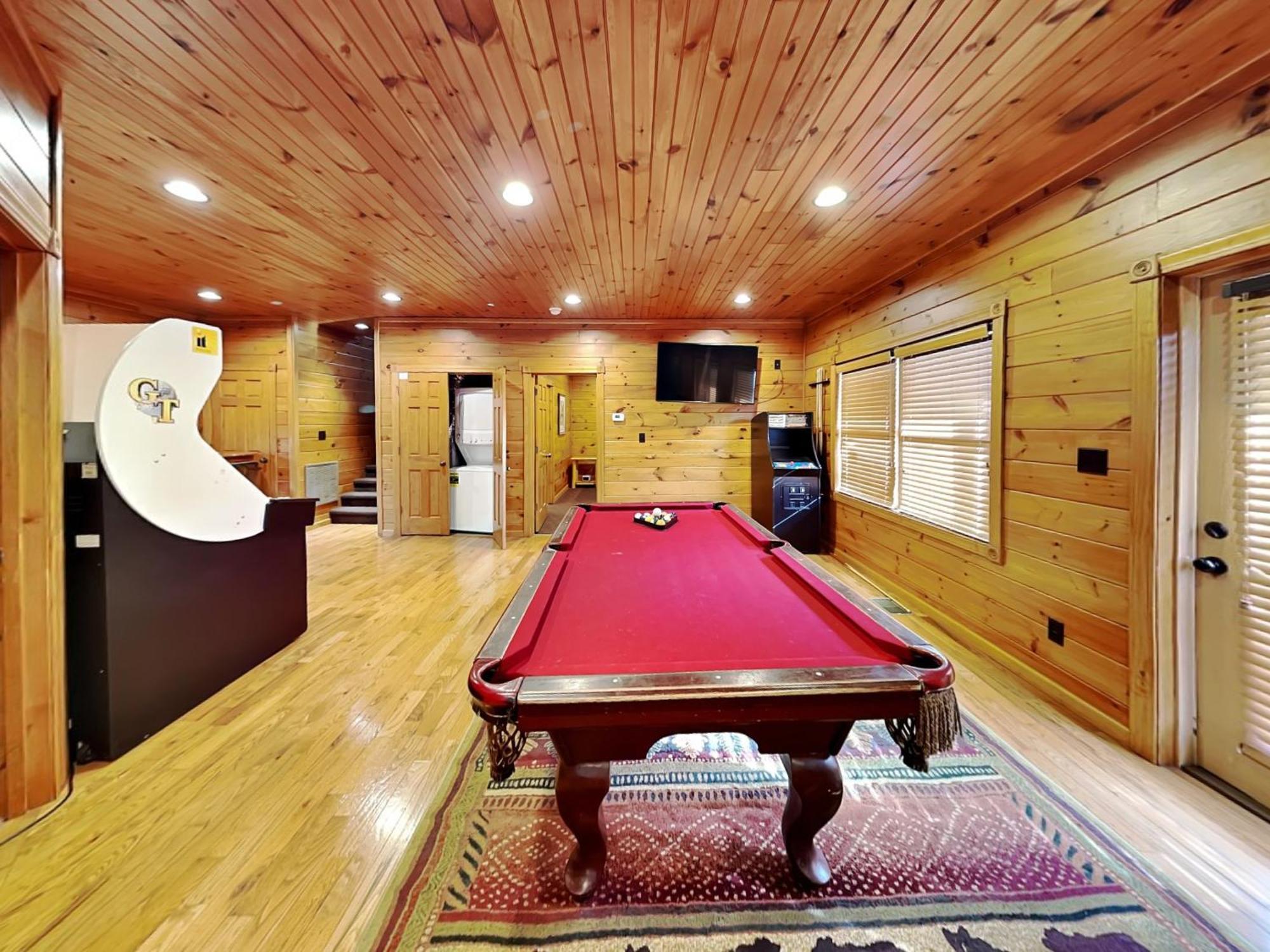 The Great Escape Ii, 5 Bedrooms, Sleeps 17, Game Room, Pool Access, Theater Hébergement de vacances Gatlinburg