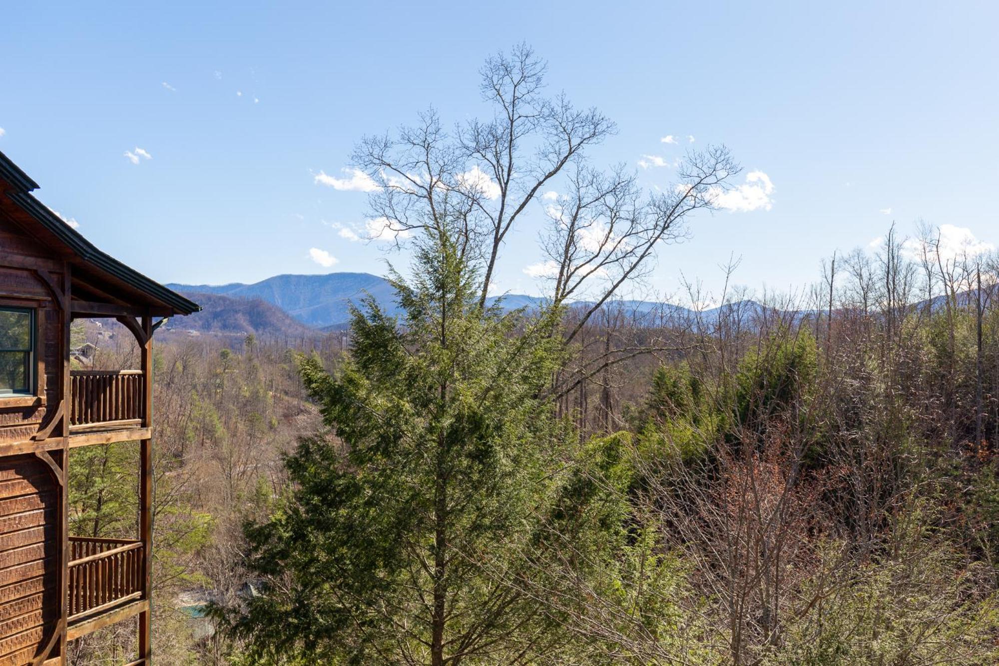Hébergement de vacances The Great Escape Ii, 5 Bedrooms, Sleeps 17, Game Room, Pool Access, Theater Gatlinburg