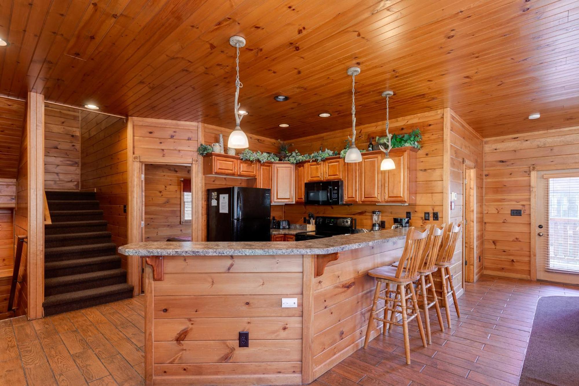 Hébergement de vacances The Great Escape Ii, 5 Bedrooms, Sleeps 17, Game Room, Pool Access, Theater Gatlinburg