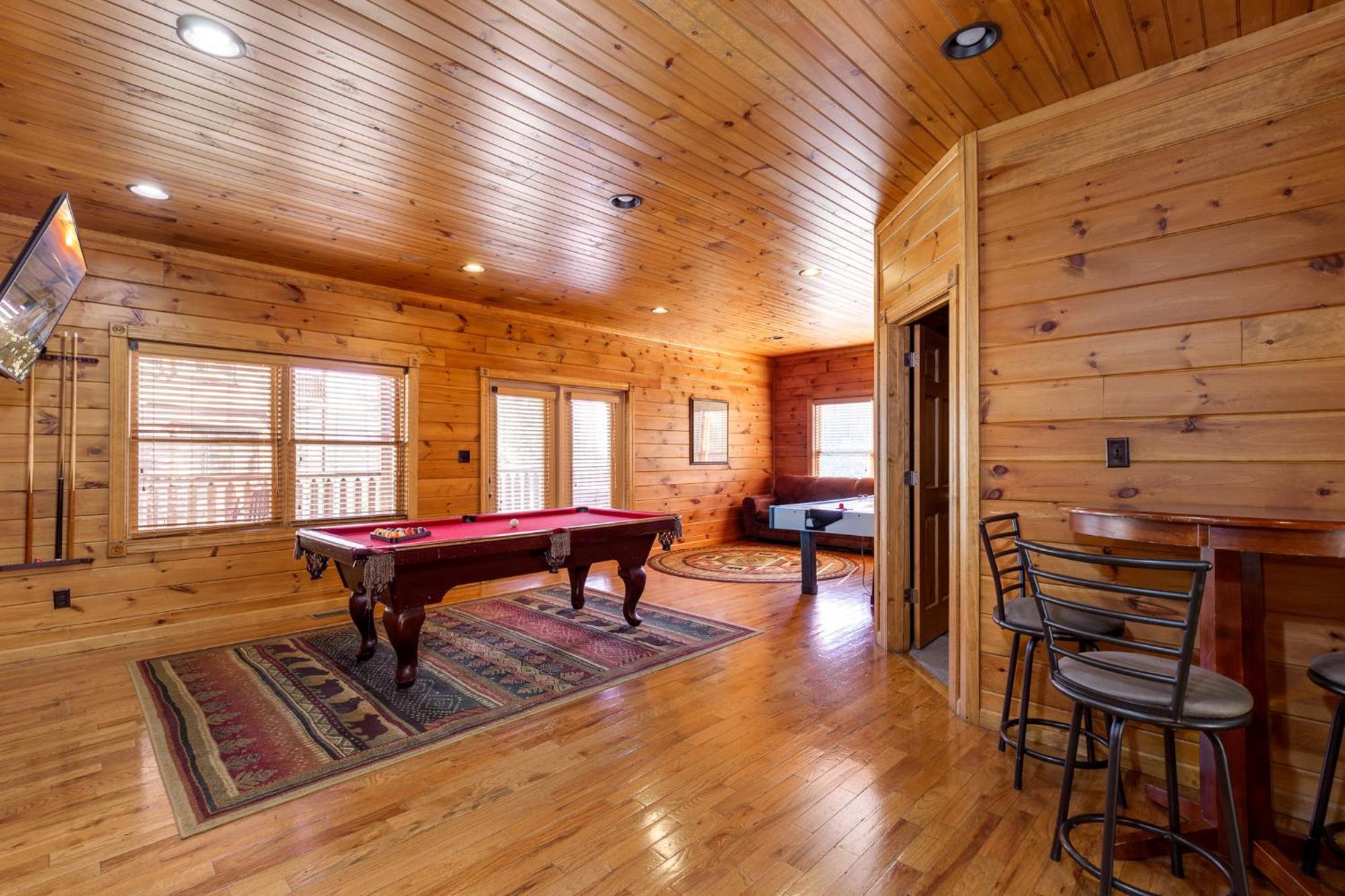 The Great Escape Ii, 5 Bedrooms, Sleeps 17, Game Room, Pool Access, Theater Hébergement de vacances *