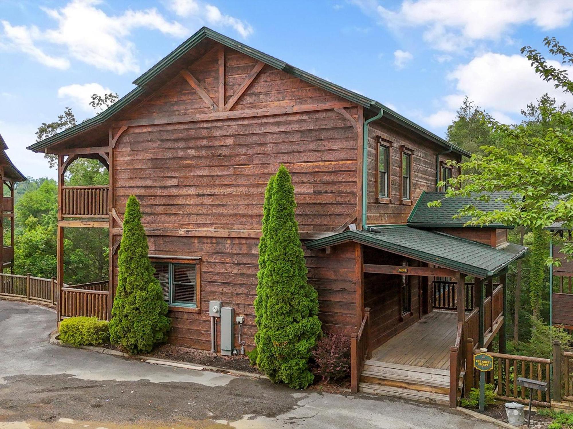 The Great Escape Ii, 5 Bedrooms, Sleeps 17, Game Room, Pool Access, Theater * Gatlinburg
