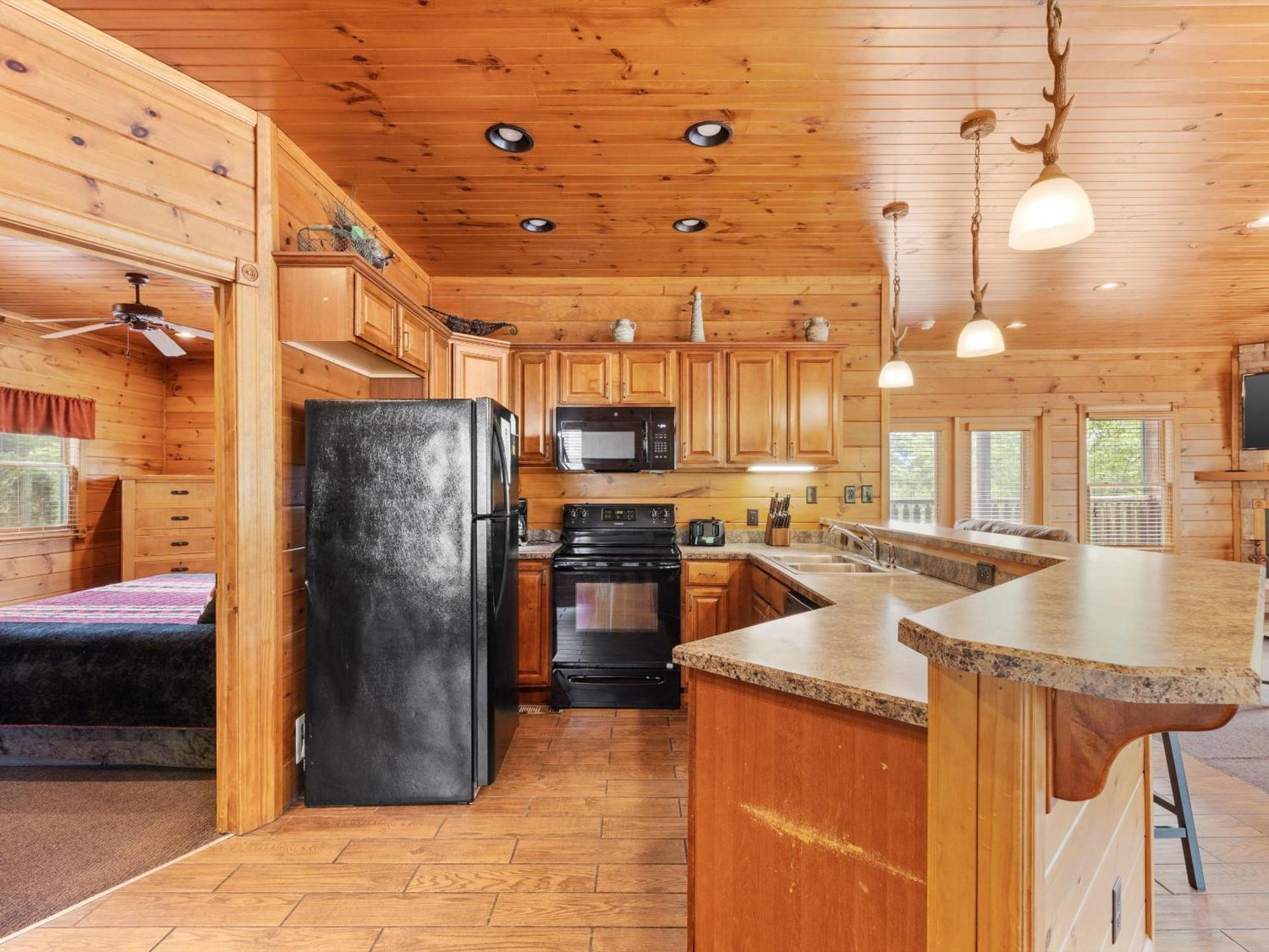 The Great Escape Ii, 5 Bedrooms, Sleeps 17, Game Room, Pool Access, Theater Hébergement de vacances Gatlinburg