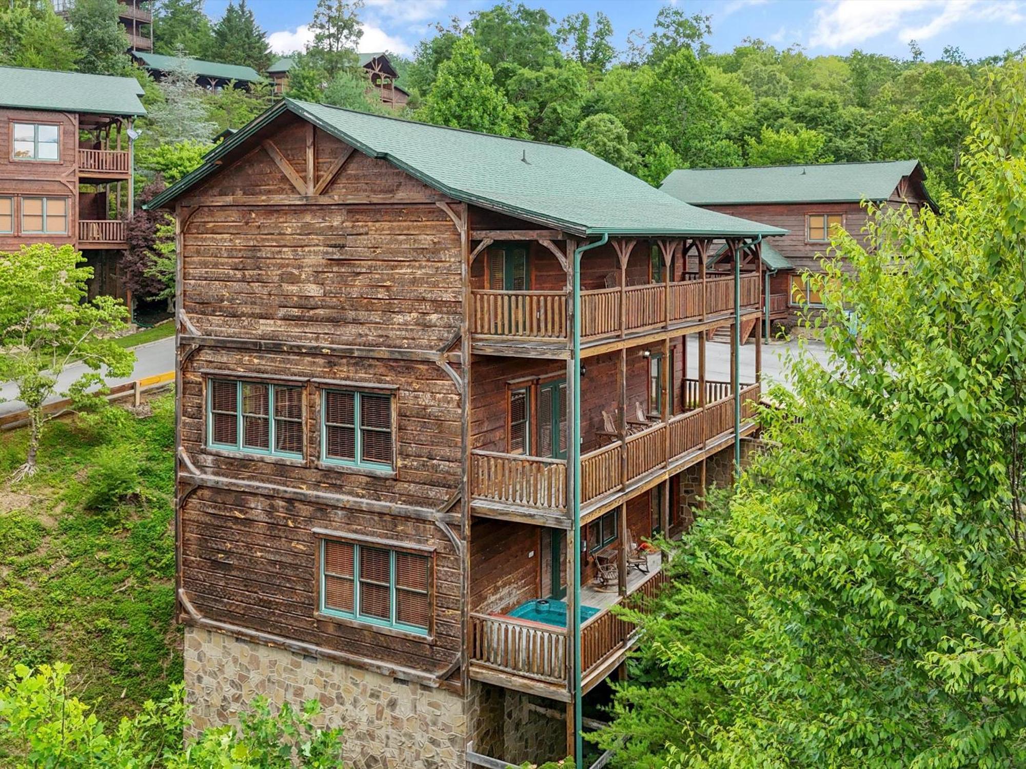 The Great Escape Ii, 5 Bedrooms, Sleeps 17, Game Room, Pool Access, Theater Hébergement de vacances Gatlinburg