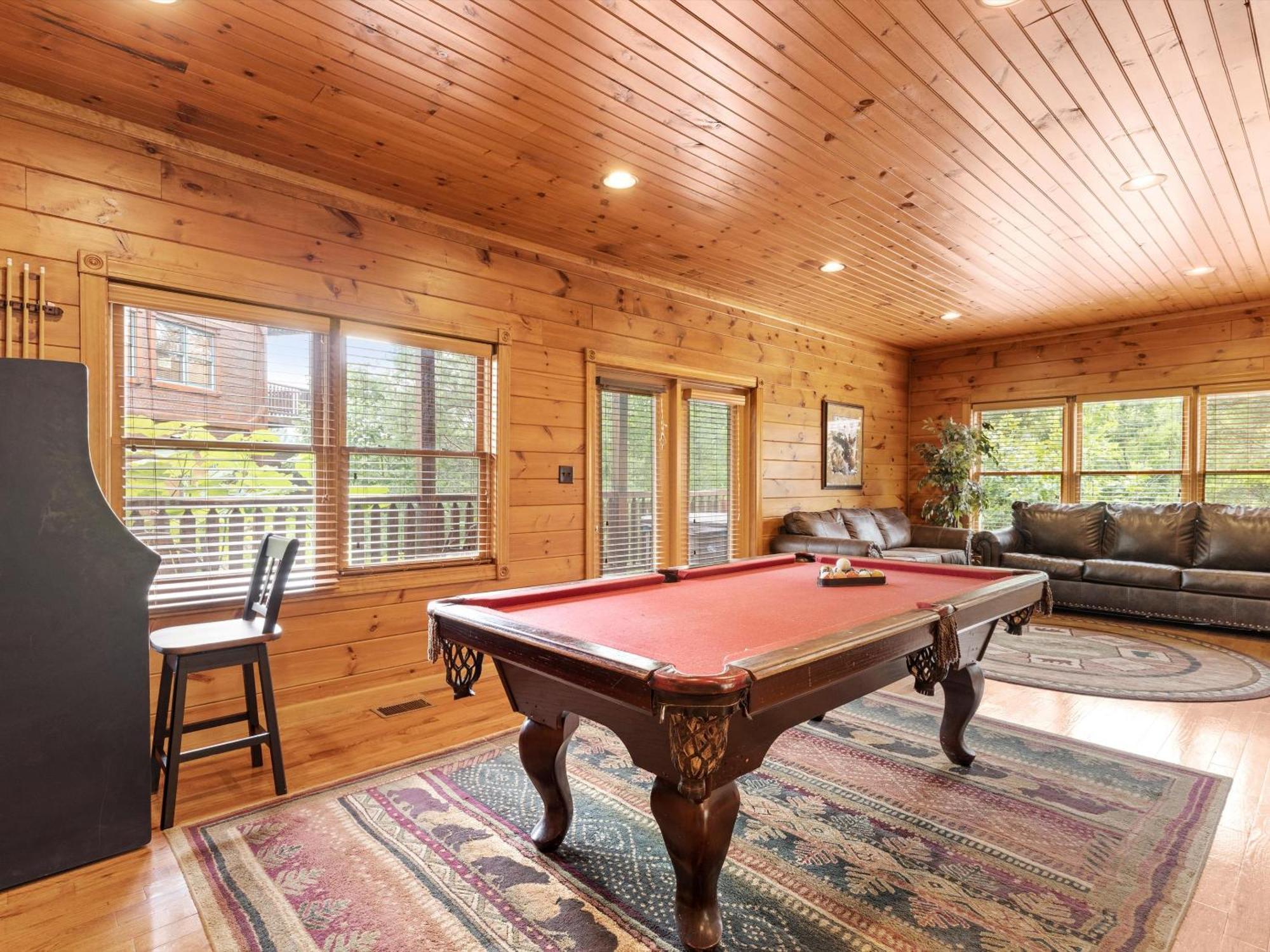 Hébergement de vacances The Great Escape Ii, 5 Bedrooms, Sleeps 17, Game Room, Pool Access, Theater Gatlinburg
